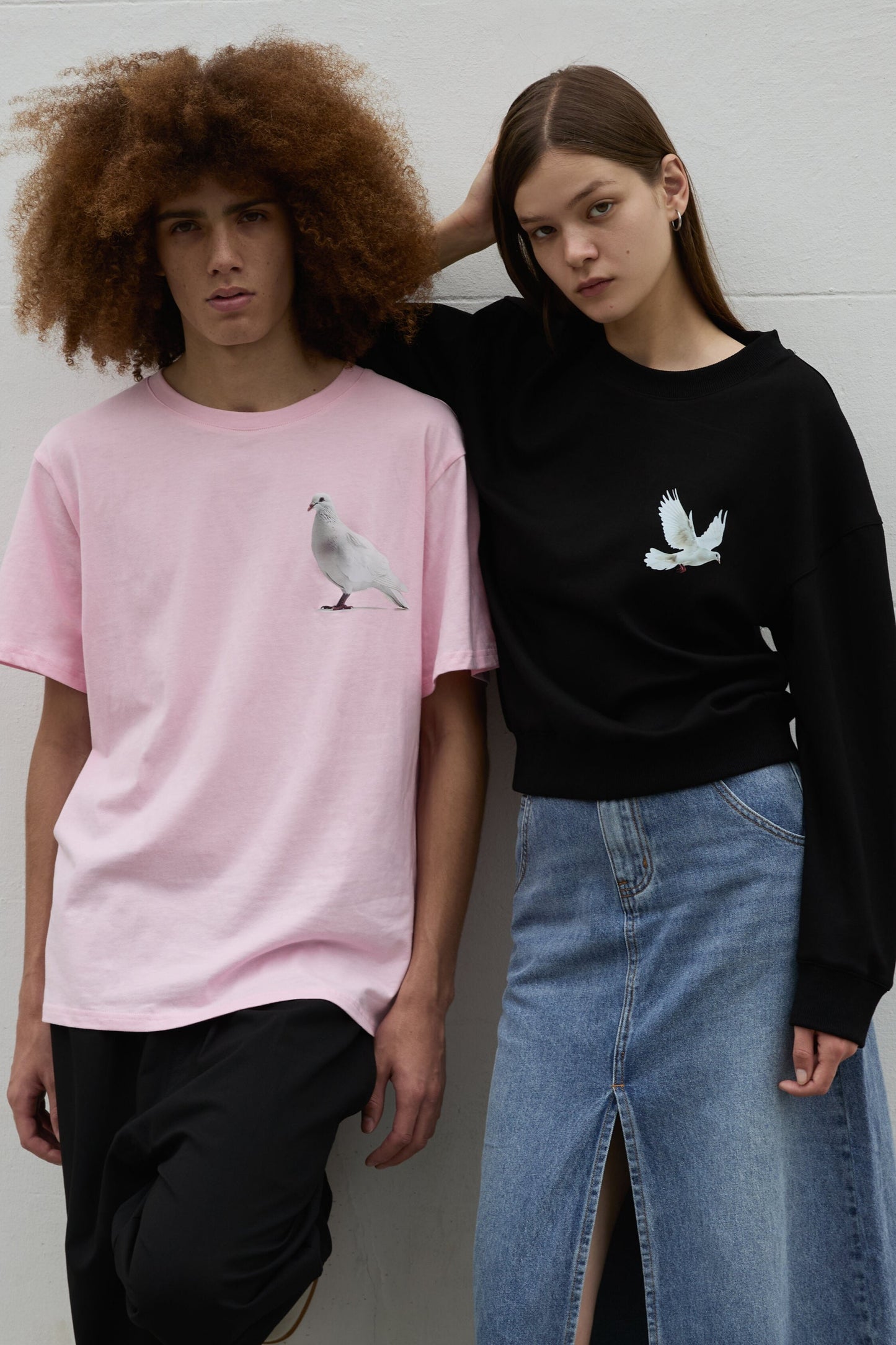 Standing Dove Print Unisex T-Shirt in Pink