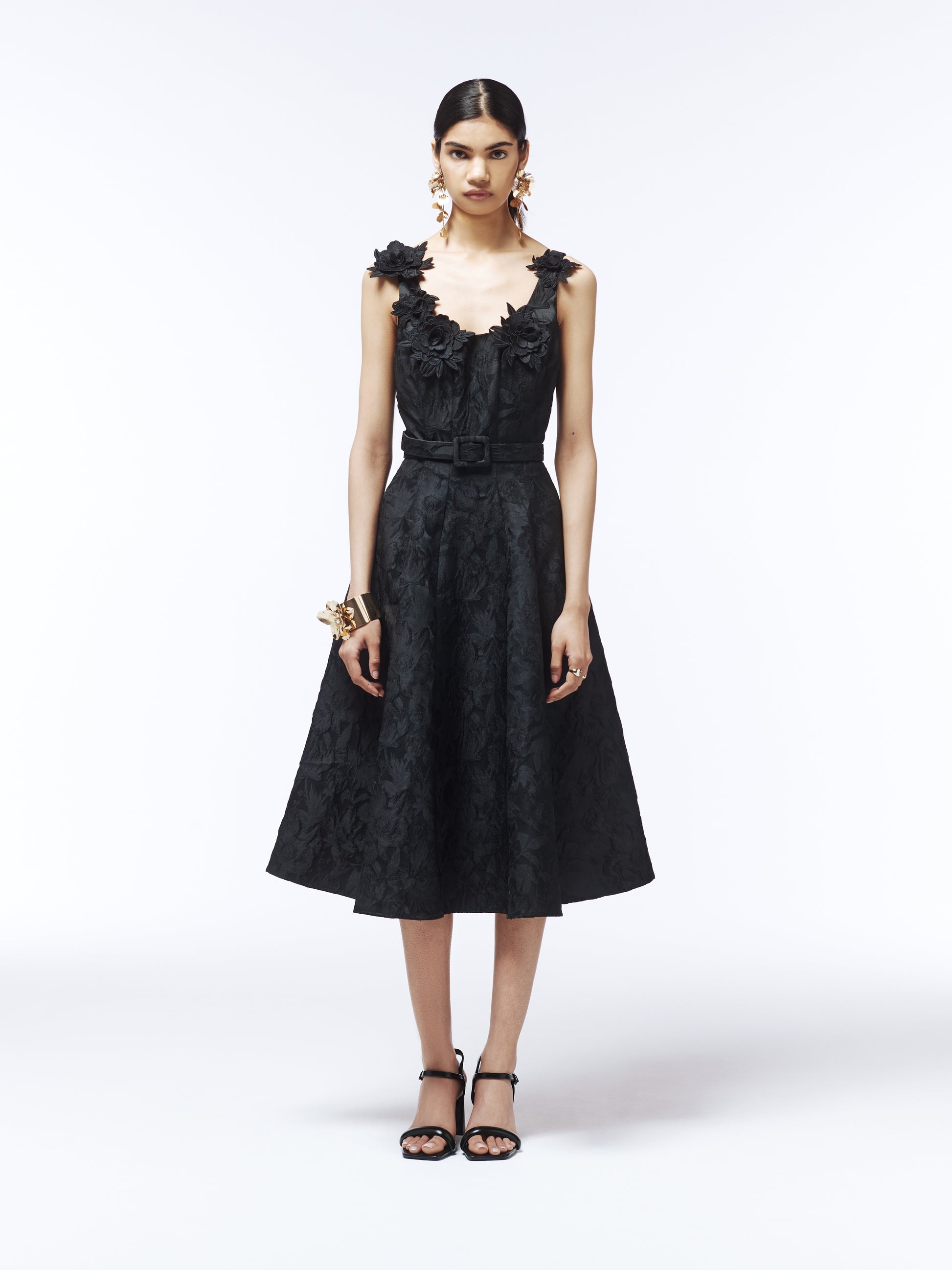 SOUR FIGS 3D floral jacquard midi dress in black with belted waist – elegant eveningwear
