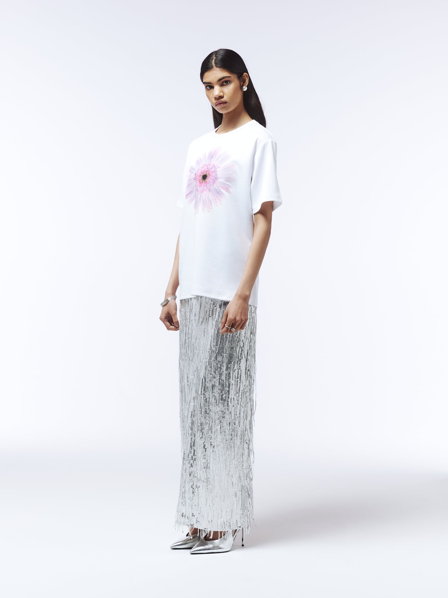 Relaxed-fit T-shirt with oversized gerbera flower print by Sour Figs